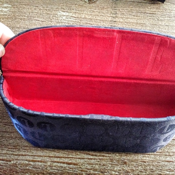 Elle Eyeglass Case - Picture 2 of 3